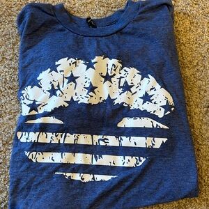 american lip t-shirt